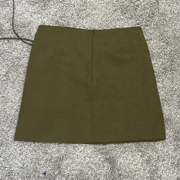 Green Mini Skirt - Picture 2 of 2